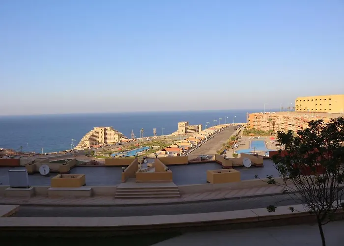 فندق Porto Elsokhna - Families Only 4*