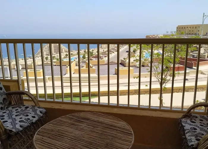 فندق Porto Elsokhna - Families Only 4*